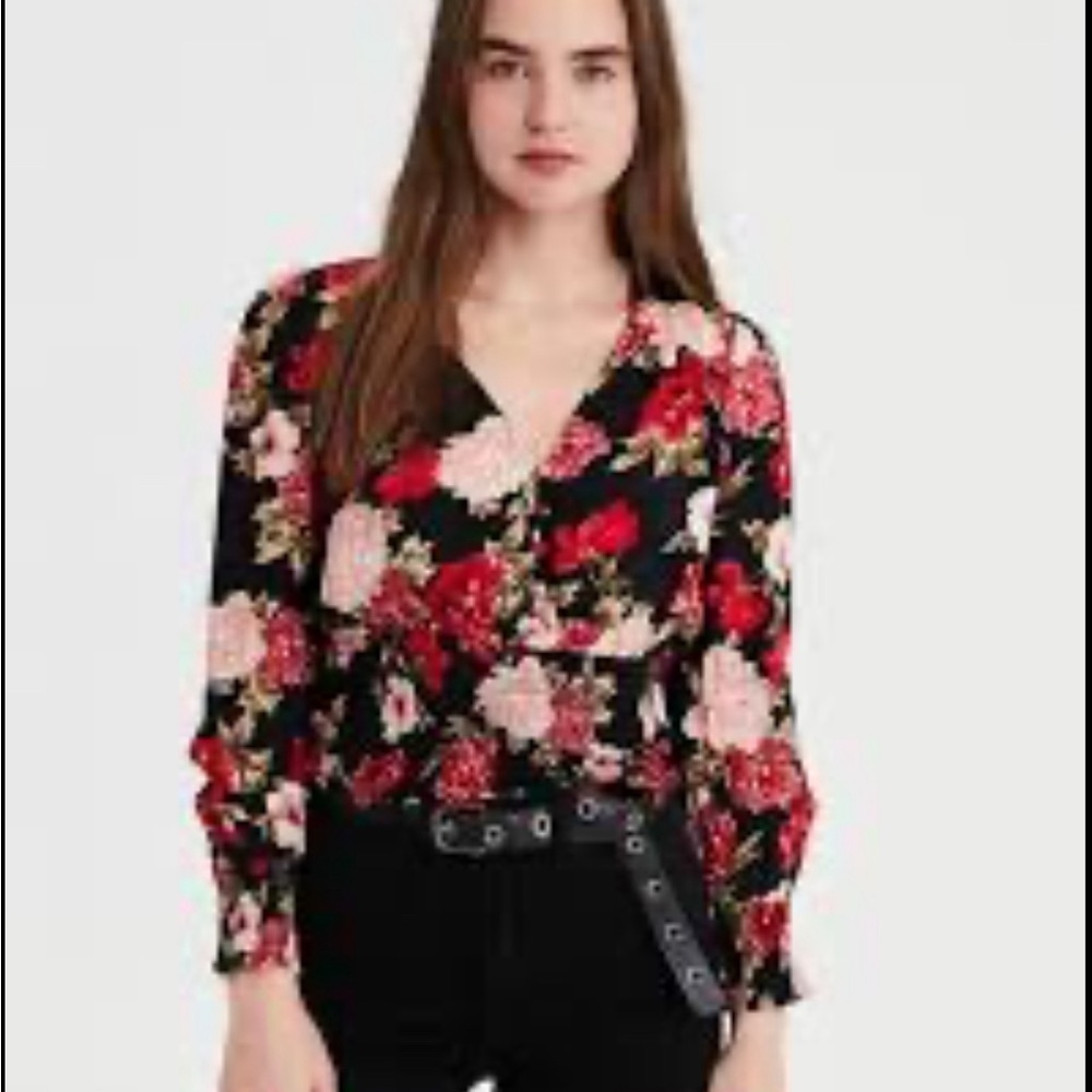 AMERICAN EAGLE WOMEN BLACK SMOCKED FLORAL BLOUSE